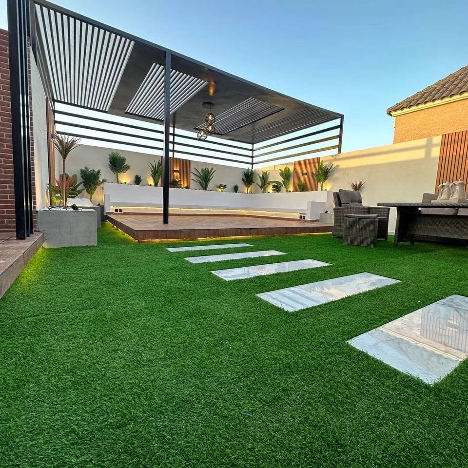 مظلات وجلسات خارجية (47)